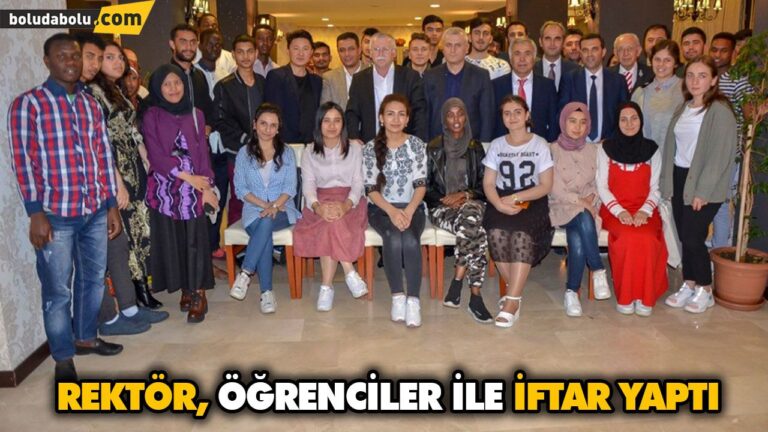 REKTÖR, ÖĞRENCİLER İLE İFTAR YAPTI