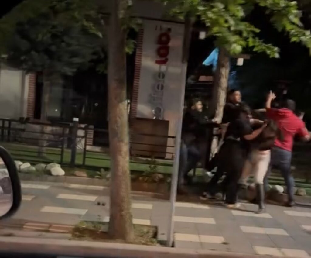 AW464628 03 1